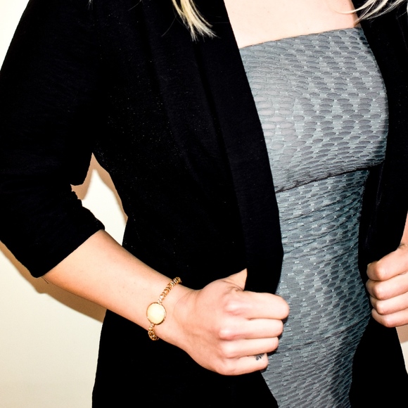 GEOMETRIC BODYCON TUBE MIDI DRESS in SAGE - Picture 5 of 7